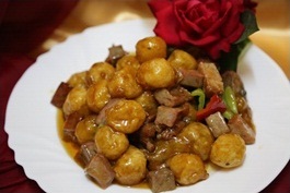 Жареная говядина с крекетами - 小土豆焼牛肉